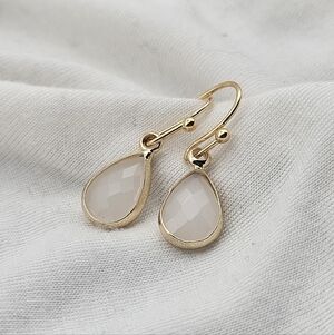 Elegant Gold and Quartz Teardrop Earrings